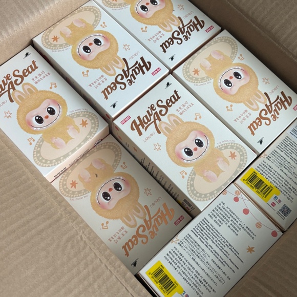 [NEW/SEALED] PopMart Labubu ZIZI The Monsters Have A Seat Plush Pendant - Picture 6 of 6